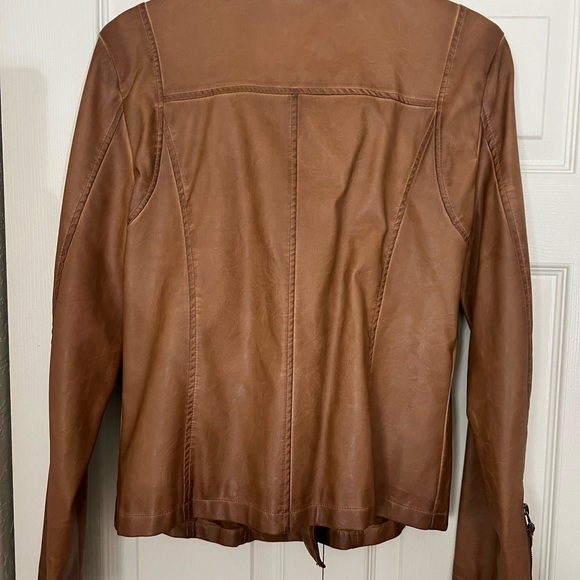 MAX STUDIO cognac faux leather jacket. Pre-owned; size M - Picture 3 of 3